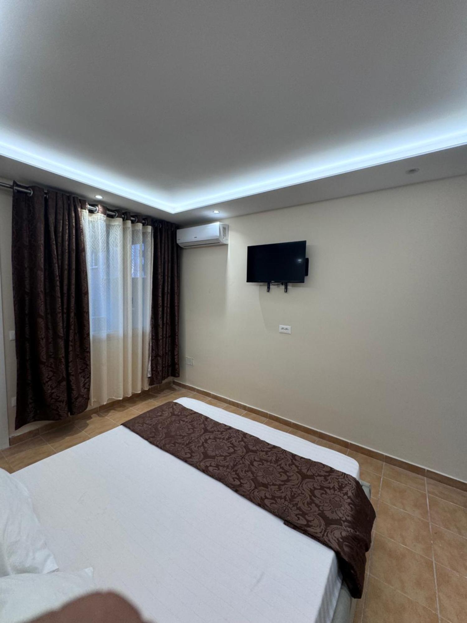 Vila Cano Hotel Драч Екстериор снимка